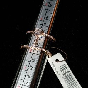 Henri Bendel gold tone ring